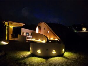 Garden Bungalow hospedaje para dos personas en Villa de Leyva, rodeado de naturaleza y tranquilidad